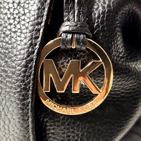 Michael Kors Naomi Black Pebbled Leather Large Bowling Satchel Like New!! - Picture 5 of 16